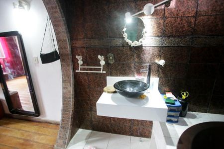 Casa de condomínio à venda com 380m², 3 quartos e 3 vagasBanheiro da Suíte 2