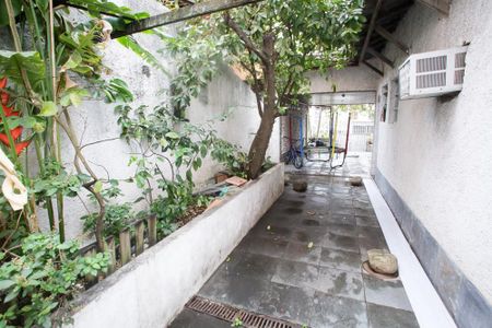 Casa de condomínio à venda com 380m², 3 quartos e 3 vagasCorredor Lateral