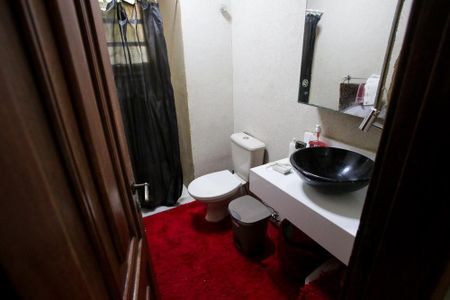 Casa de condomínio à venda com 380m², 3 quartos e 3 vagasBanheiro Social