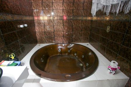 Casa de condomínio à venda com 380m², 3 quartos e 3 vagasBanheiro da Suíte 2