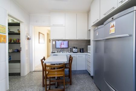 Apartamento à venda com 210m², 3 quartos e 2 vagasCozinha
