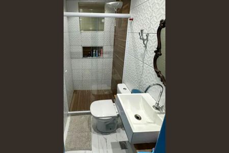 Casa à venda com 150m², 3 quartos e 3 vagas Casa à venda com 150m², 3 quartos e 3 vagasBanheiro Social