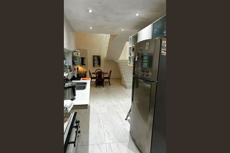 Casa à venda com 150m², 3 quartos e 3 vagas Casa à venda com 150m², 3 quartos e 3 vagasCozinha