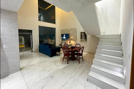 Sala de casa à venda com 3 quartos, 150m² em Jacarepaguá, Rio de Janeiro