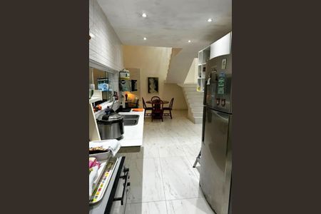 Casa à venda com 150m², 3 quartos e 3 vagas Casa à venda com 150m², 3 quartos e 3 vagasCozinha