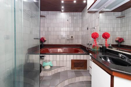 Casa à venda com 450m², 5 quartos e 2 vagasBanheiro