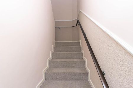 Casa à venda com 450m², 5 quartos e 2 vagasEscada