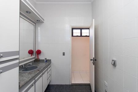 Casa à venda com 450m², 5 quartos e 2 vagasBanheiro do Salão