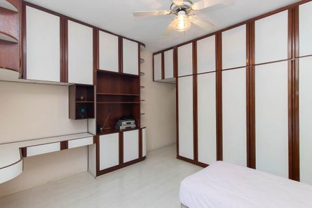 Casa à venda com 450m², 5 quartos e 2 vagasSuíte 1