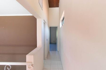 Casa à venda com 450m², 5 quartos e 2 vagasCorredor interno