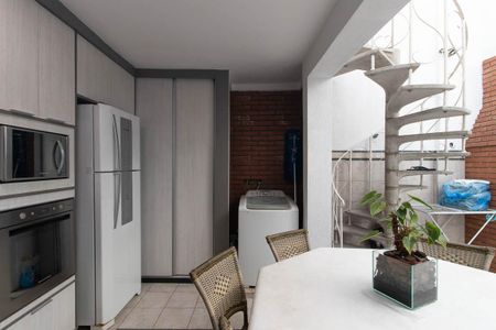 Casa à venda com 450m², 5 quartos e 2 vagasCozinha e Área de Serviço