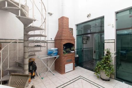 Casa à venda com 450m², 5 quartos e 2 vagasChurrasqueira