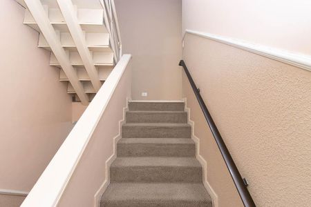 Casa à venda com 450m², 5 quartos e 2 vagasEscada