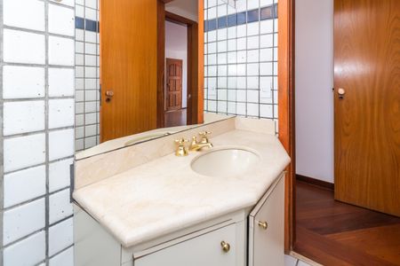 Apartamento à venda com 98m², 3 quartos e 1 vaga Apartamento à venda com 98m², 3 quartos e 1 vagaBanheiro