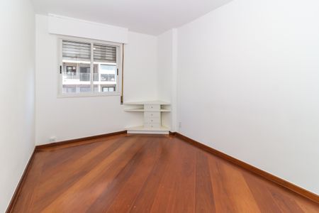 Apartamento à venda com 98m², 3 quartos e 1 vaga Apartamento à venda com 98m², 3 quartos e 1 vagaSuíte