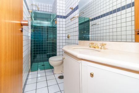 Apartamento à venda com 98m², 3 quartos e 1 vaga Apartamento à venda com 98m², 3 quartos e 1 vagaBanheiro