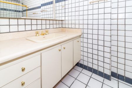 Apartamento à venda com 98m², 3 quartos e 1 vaga Apartamento à venda com 98m², 3 quartos e 1 vagaBanheiro da Suíte