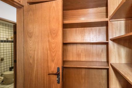 Apartamento à venda com 98m², 3 quartos e 1 vaga Apartamento à venda com 98m², 3 quartos e 1 vagaCloset da suíte