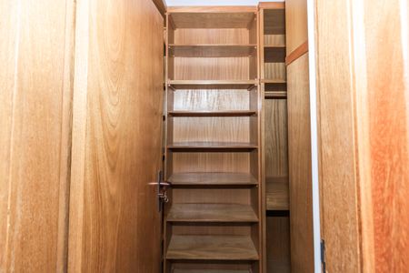 Apartamento à venda com 98m², 3 quartos e 1 vaga Apartamento à venda com 98m², 3 quartos e 1 vagaCloset da suíte