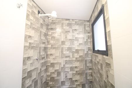 Banheiro de kitnet/studio para alugar com 1 quarto, 29m² em Socorro, São Paulo