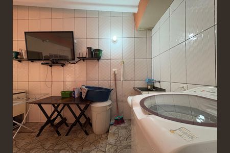 Lavanderia de casa à venda com 5 quartos, 320m² em Vila Valparaíso, Santo André
