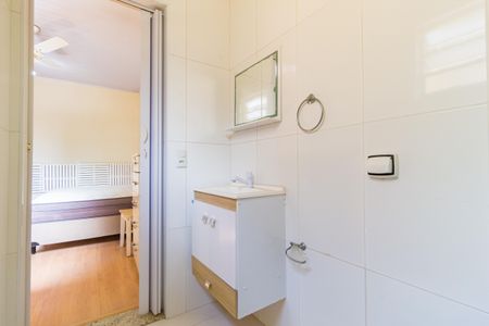 Casa à venda com 90m², 2 quartos e sem vagaBanheiro - Suíte