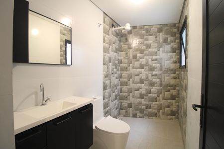 Banheiro de kitnet/studio para alugar com 1 quarto, 33m² em Socorro, São Paulo