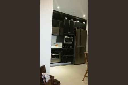 Cozinha de apartamento à venda com 2 quartos, 65m² em Vila Nova Conceição, São Paulo