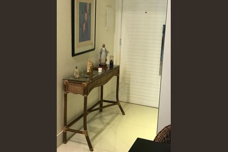 Sala de apartamento à venda com 2 quartos, 65m² em Vila Nova Conceição, São Paulo