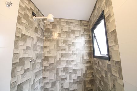 Banheiro de kitnet/studio para alugar com 1 quarto, 24m² em Socorro, São Paulo