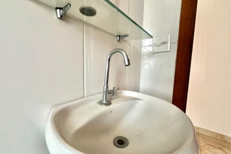 Apartamento à venda com 56m², 2 quartos e 1 vagaBanheiro Social