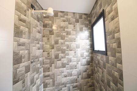 Banheiro de kitnet/studio para alugar com 1 quarto, 23m² em Socorro, São Paulo