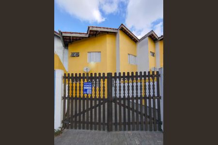 Casa à venda com 68m², 2 quartos e 1 vagaFachada