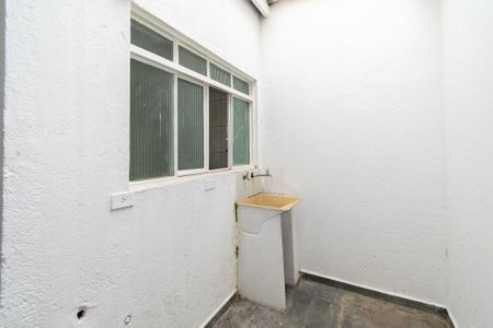 Casa à venda com 68m², 2 quartos e 1 vagaÁrea de Serviço