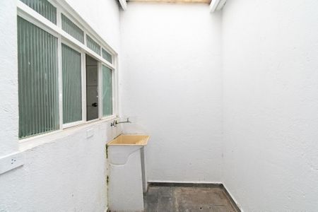 Casa à venda com 68m², 2 quartos e 1 vagaÁrea de Serviço