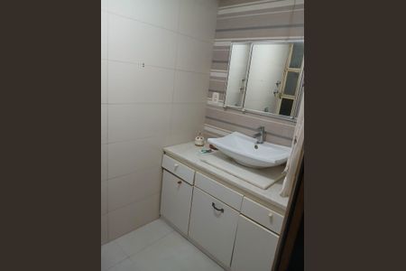 Apartamento para alugar com 3 quartos, 132m² em Jardim Lindóia, Porto Alegre