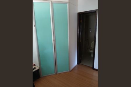 Quarto de apartamento para alugar com 3 quartos, 132m² em Jardim Lindóia, Porto Alegre