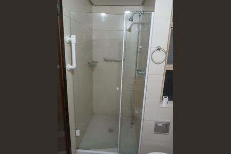 Banheiro de apartamento para alugar com 3 quartos, 132m² em Jardim Lindóia, Porto Alegre