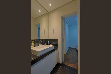 Apartamento à venda com 209m², 4 quartos e 3 vagasBanheiro dos Quarto 1 e 2