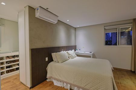 Apartamento à venda com 209m², 4 quartos e 3 vagasQuarto 4 - Suíte 2