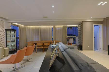 Apartamento à venda com 209m², 4 quartos e 3 vagasSala