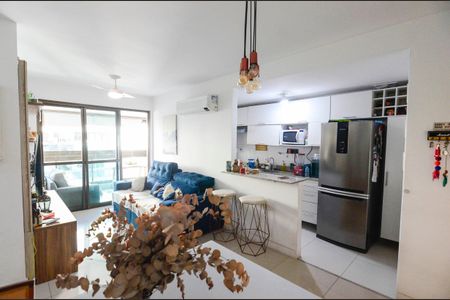 Apartamento à venda com 80m², 3 quartos e 1 vaga Apartamento à venda com 80m², 3 quartos e 1 vagaSala