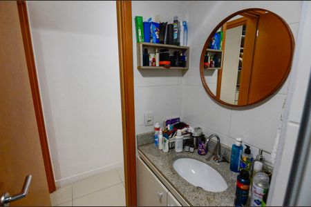 Apartamento à venda com 80m², 3 quartos e 1 vaga Apartamento à venda com 80m², 3 quartos e 1 vagaBanheiro Social