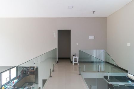 Casa de condomínio para alugar com 345m², 4 quartos e 4 vagas Casa de condomínio para alugar com 345m², 4 quartos e 4 vagasCorredor