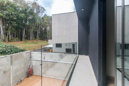 Casa de condomínio para alugar com 345m², 4 quartos e 4 vagas Casa de condomínio para alugar com 345m², 4 quartos e 4 vagasVaranda do Quarto 4