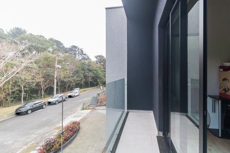 Casa de condomínio para alugar com 345m², 4 quartos e 4 vagas Casa de condomínio para alugar com 345m², 4 quartos e 4 vagasVaranda do Quarto 3
