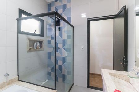 Casa de condomínio para alugar com 345m², 4 quartos e 4 vagas Casa de condomínio para alugar com 345m², 4 quartos e 4 vagasBanheiro da Suíte 2