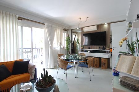 Sala de apartamento para alugar com 3 quartos, 108m² em Indianópolis, São Paulo