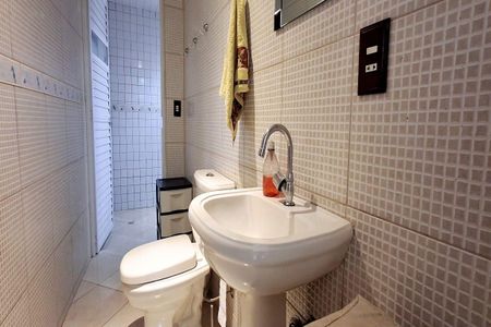 Casa para alugar com 300m², 3 quartos e 3 vagasBanheiro de Serviço