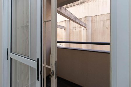 Sacada de apartamento para alugar com 3 quartos, 60m² em Vila Mazzei, São Paulo